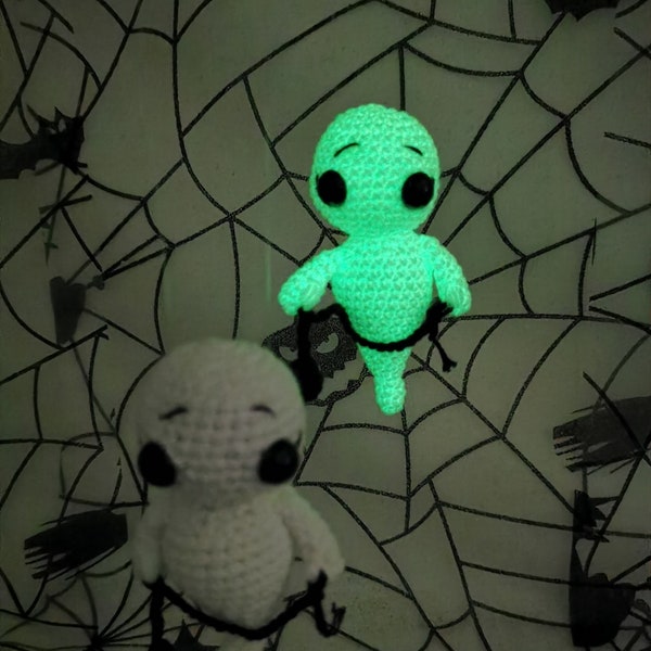 Casper le petit fantômes  phosphorescent amigurumi kawaii fait main au crochet