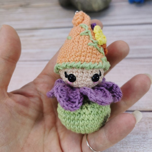 Lucky, le lutin porte-bonheur, amigurumi kawaii fait main au crochet.