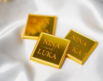 Schokolade personalisiert als Hochzeitsgeschenke für Gäste, Verlobungsschokolade aus Plexiglas in Gold