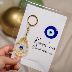 personalisierter Schlüsselanhänger aus Epoxidharz und blauem Auge (Nazar)