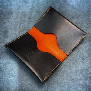 Minimalistischer Kartenhalter - 2 Taschen - Italienisches Vollkorn Vegtan Walpier Buttero Leder - Handgestickt - Made in France