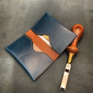 Minimalistischer Kartenhalter - 2 Taschen - Italienisches Vollkorn Vegtan Walpier Buttero Leder - Handgestickt - Made in France
