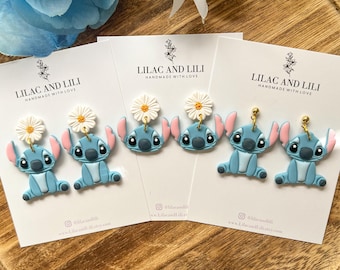 Orecchini Stitch in argilla/ Orecchini alieno blu/ Orecchini Stitch margherita/ Orecchini ispirati a Stitch/ Orecchini alieno blu carini/ Orecchini pendenti Stitch