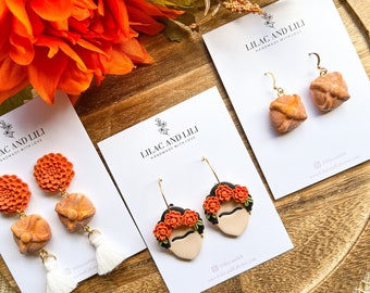 Pendientes del Día de los Muertos/ Pendientes de arcilla del Día de los Muertos/ Pendientes de arcilla de caléndula/ Pendientes de Pan de Muerto/ Pendientes de Krida Kahlo/ Hechos a mano