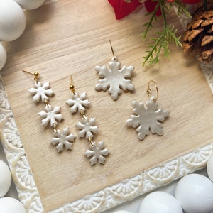 Snowflake earrings| Snowflake dangles| Holiday earrings| Polymer Clay earrings| Clay earrings|Christmas earrings|Christmas dangles|handmade