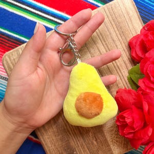Llavero de peluche de aguacate/Llavero de aguacate/Llavero mexicano/Llavero de peluche de comida/Llavero de aguacate lindo/Dijes para bolsos/Llavero para llaves