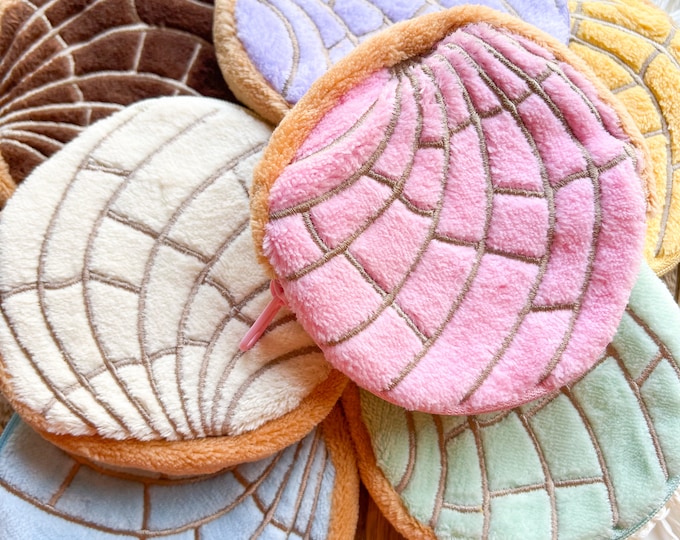 Pan Dulce Accessoies| Concha Coin Pouch| Cute Coin Purse| Pan Dulce Coin Purse| Concha Plush Coin Purse| Pink Concha| Concha Accessories