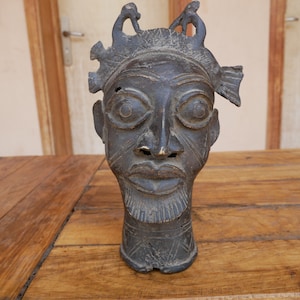 Antique Bronze African Sculpture (Very Old)