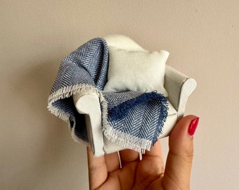 Dollhouse blue blanket | throw | scale 1:12