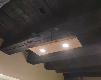 Chestnut wood suspension with LED spotlights, hand-made plank lights, soft light, friendly and pleasing to the eye.