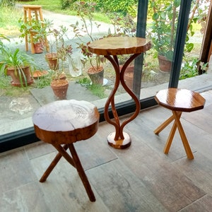 Tabouret rustique en bois fait main, table d'appoint massif naturel et élégant image 8