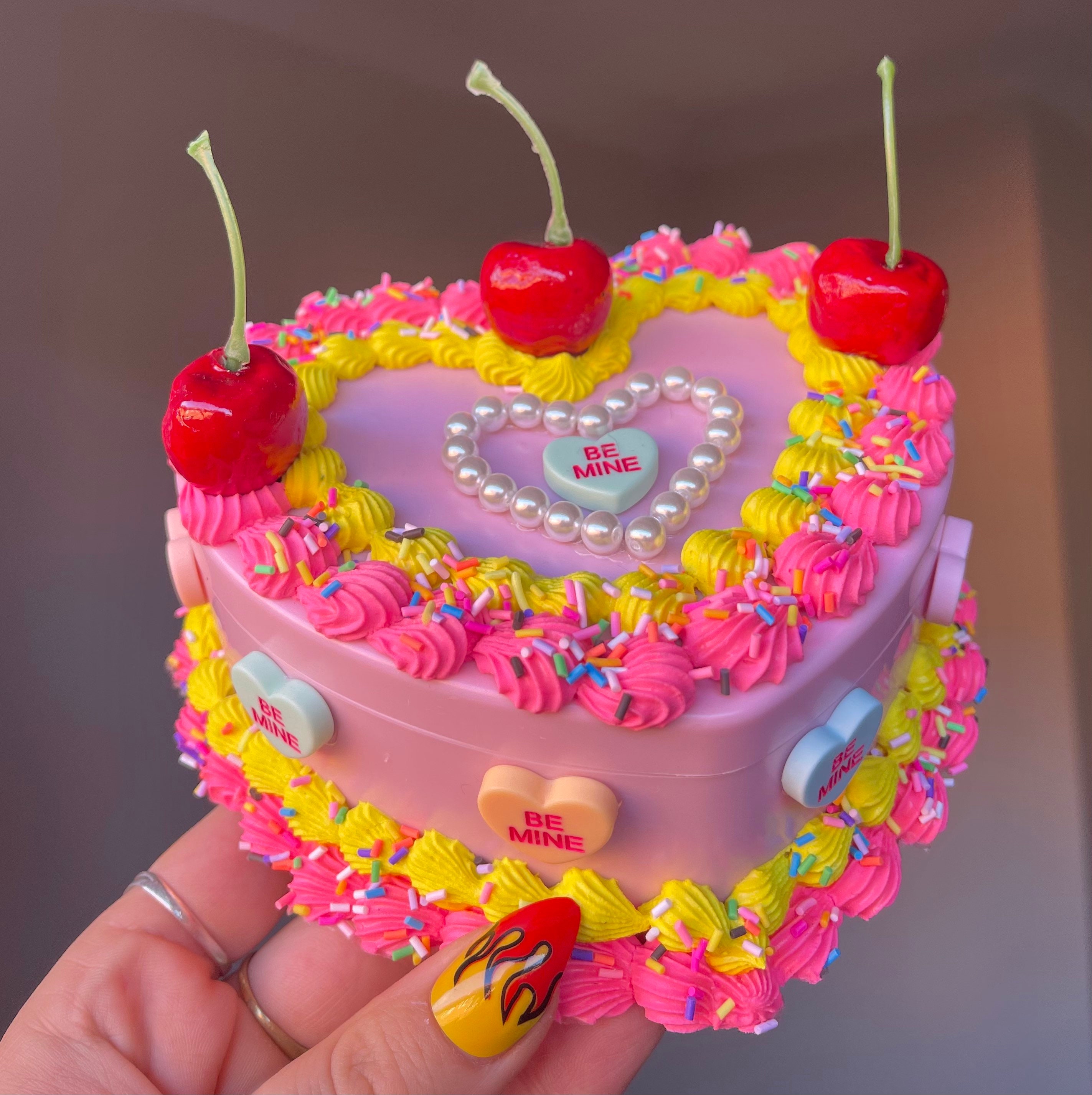 Scatolina solidale torta porta confetti Fiorellini Gialli