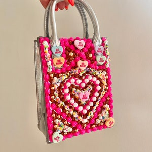 Fake Cake Purse Bag ~ Pink, White & Choc ~ with Sprinkles and Candy Hearts - Bolsa plateada