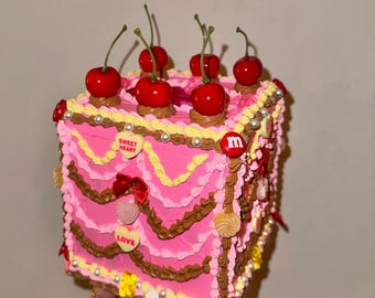 Copertura quadrata per scatola di fazzoletti a forma di torta finta ~ Rosa, cioccolato e giallo con ciliegie e caramelle
