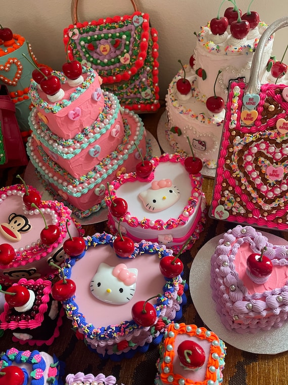 フェイクケーキパースバッグ ～ピンク、ホワイト、チョコ  