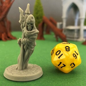 Wraiths och Banshee | 28 mm (D&D) Odöda fiendearméminiatyrer | Bordsrollspel Wraith2 with Halberd