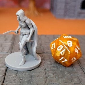 Human Rogue | 28mm (D&D) Female Thief Miniature | Tabletop RPG
