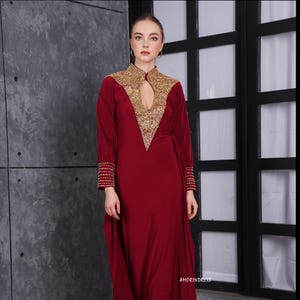 Luxury Red Moroccan Kaftan Dress with Gold Beading – Plus Size Modest Gown for Wedding Guests, Valentine’s Day, or Formal Events