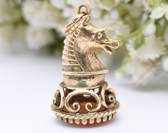 Vintage 9ct Gold Horse Fob with Carnelian 1969 - Gemstone Watch Fob Pendant | Antique Style | Banded Agate Seal | Chess Knight