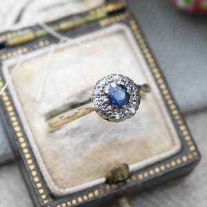 Vintage 18ct Gold Sapphire and Diamond Halo Ring 1994 - Blue Stone Engagement Ring | Yellow Gold Jewellery | UK Size - P 1/2 US Size - 7 3/4