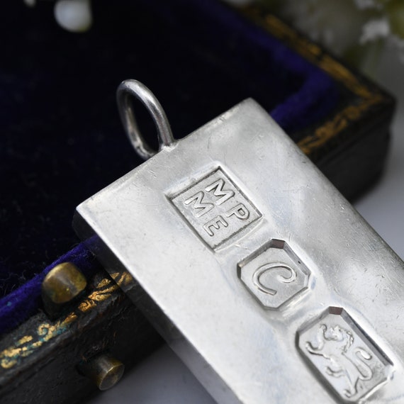 Vintage Sterling Silver Ingot Pendant 1977 With Queen Vintage Sterling Silver Ingot Pendant 1977 With Queen