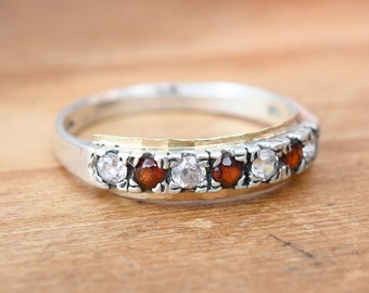 Vintage 9ct Gold & Sterling Silver Garnet CZ Half Eternity Ring - Sparkly Seven Stone Band | UK Size - P 1/2 | US Size - 8