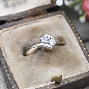 Vintage 9ct Gold CZ Bypass Ring - Clear Stone Engagement Ring | Cubic Zirconia | UK Size - N | US Size - 6 1/2
