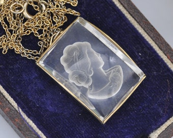 Vintage Sarah Coventry Reverse Carved Cameo Pendant Necklace