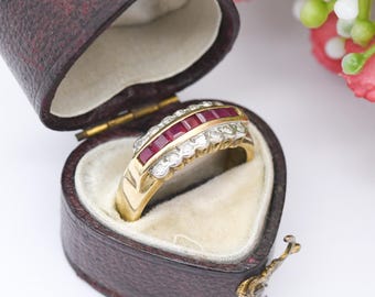 Anello vintage in oro 9 carati con rubini e diamanti incastonati a filo, circa anni '80 - Taglia UK - M / Taglia USA - 6 1/2