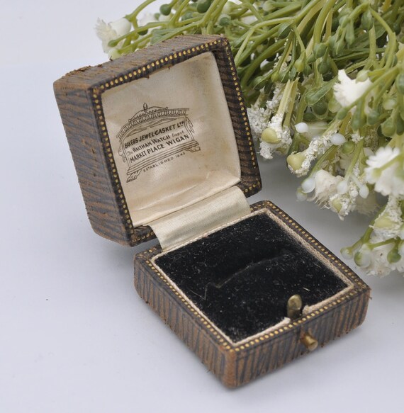 Antique Leather Ring Box With Gold Tooling - Bakers Jewel Casket