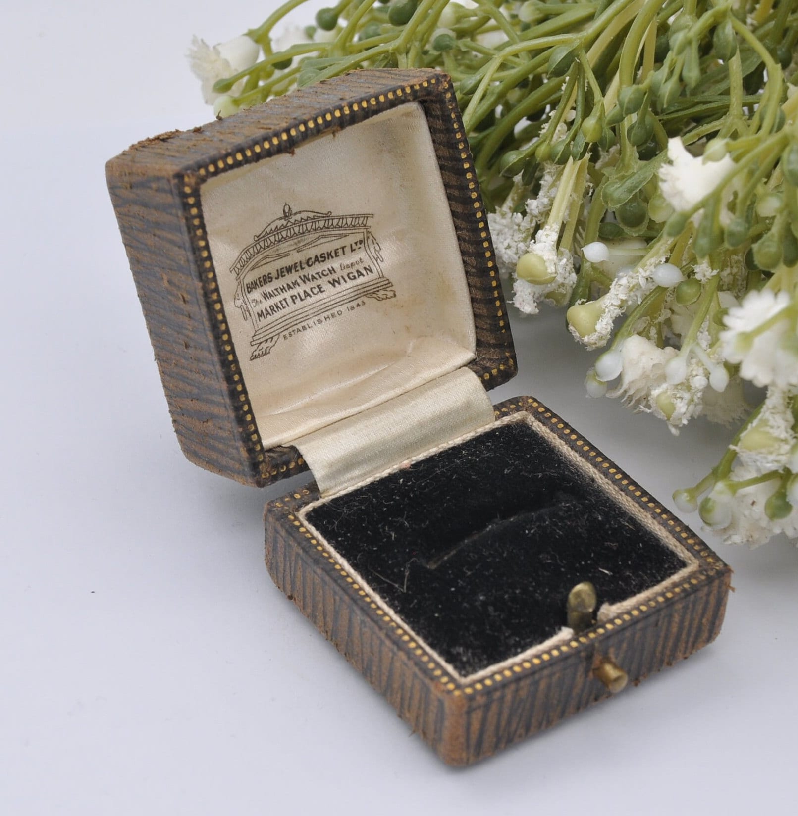 Antique Leather Ring Box With Gold Tooling - Bakers Jewel Casket