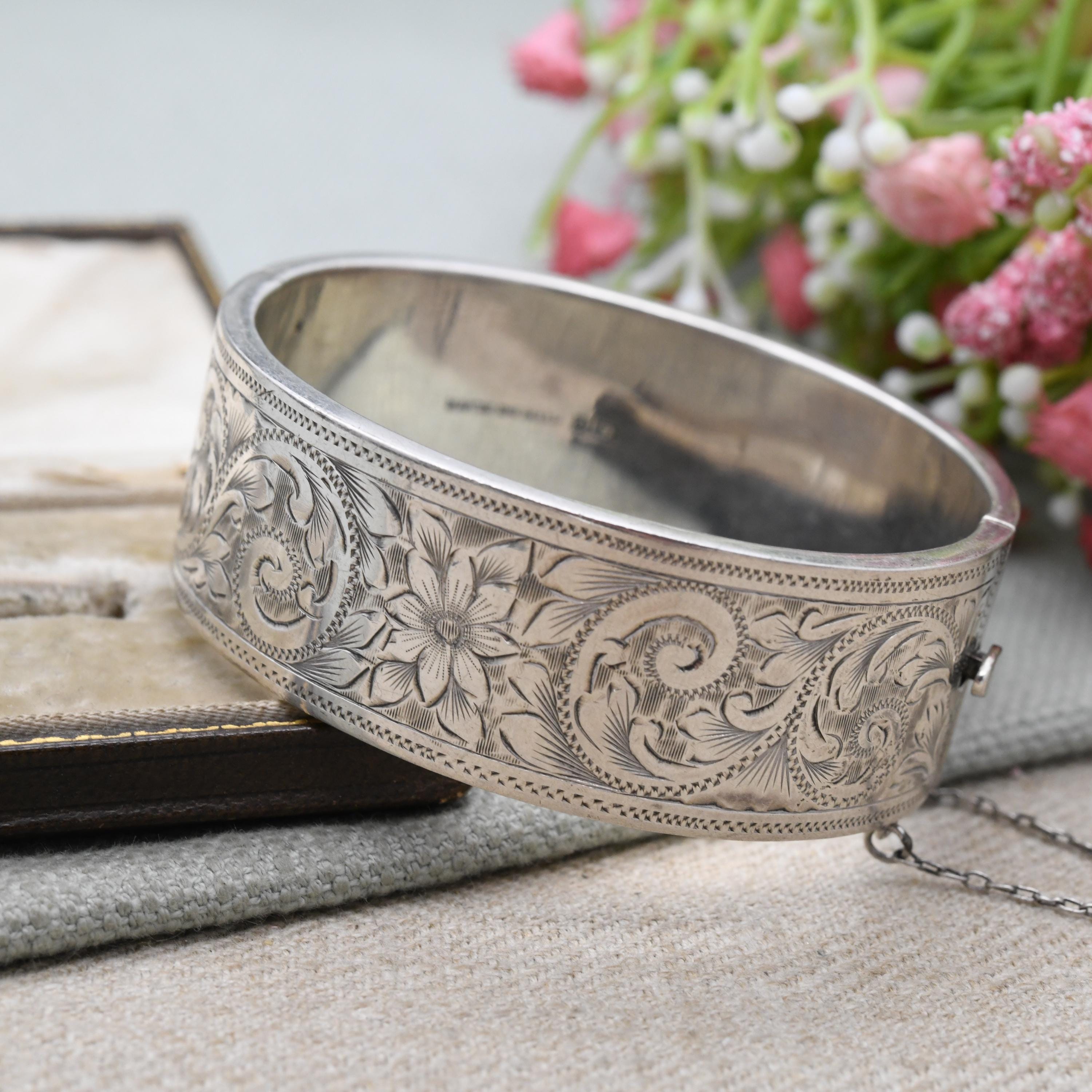 Bracelet fantaisie vintage en parfait état - Accessoire rétro élégant