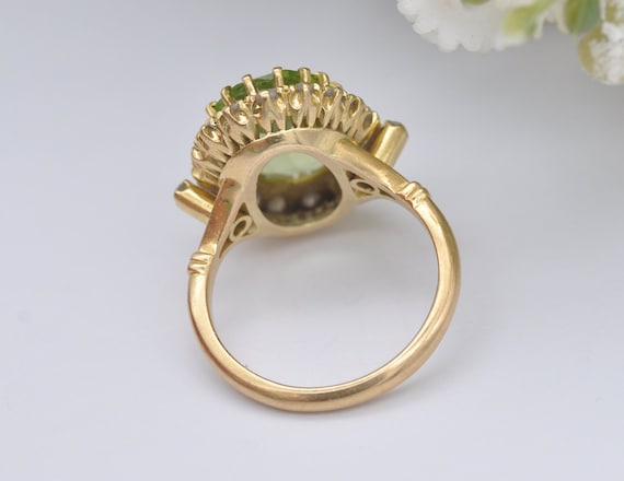 Vintage 18ct Gold Peridot & Diamond Halo Ring - S… - image 5