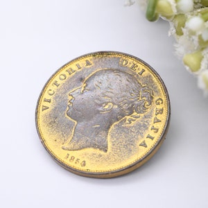 Antieke 1854 Victoria One Penny Coin Broche Grote verklaring koperen muntsieraden Gouden toon afbeelding 6