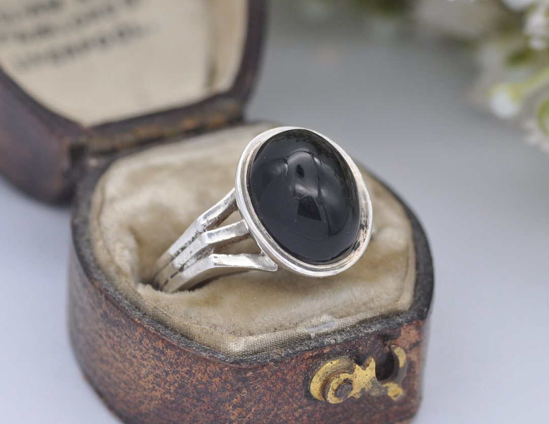 Bague Ancienne En Argent Sterling – Cabochon Onyx Noir – Taille 52,5 – Vintage XXe Siècle