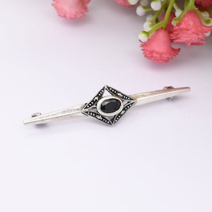 Vintage Sterling Silver Bar Brooch with Faceted Onyx and Marcasite Art Deco Style zdjęcie 1