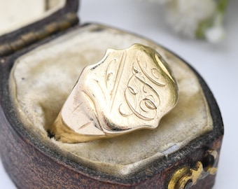 Vintage 9ct Gold Signet Ring - Shield Shaped Signet | Mid-Century Engraved Gold Ring | Gift for Him | UK Size - N 1/2 | US Size - 7