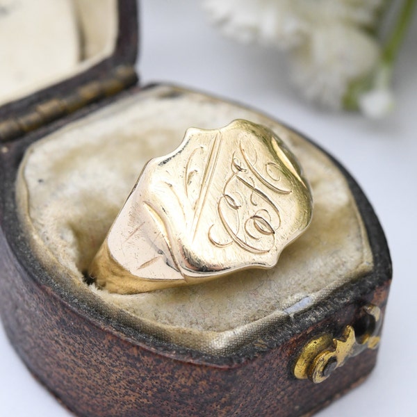 Vintage 9ct Gold Signet Ring - Shield Shaped Signet | Mid-Century Engraved Gold Ring | Gift for Him | UK Size - N 1/2 | US Size - 7