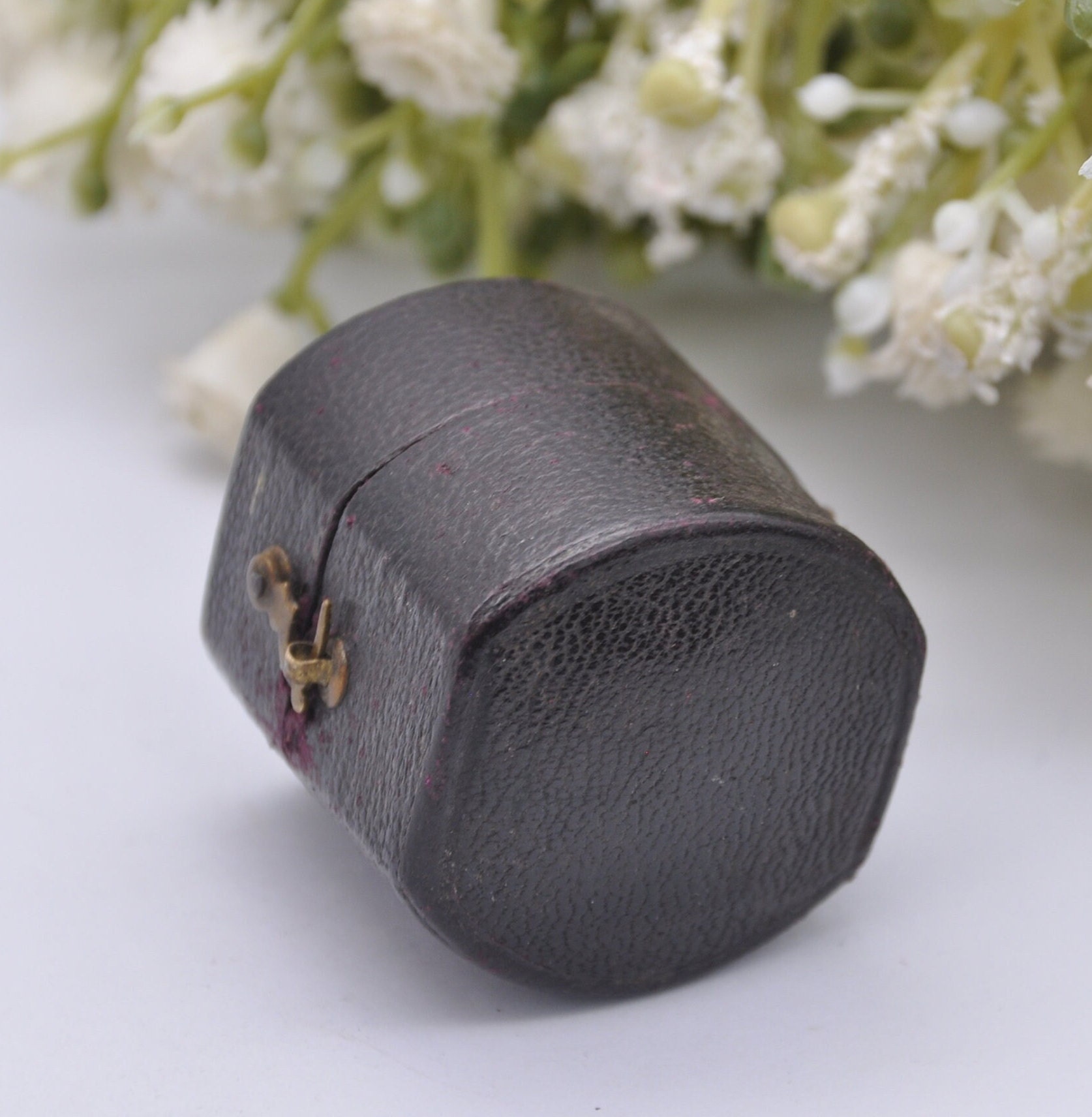 Antique Leather Squared Oval Ring Box With Clasp Front Antique Leather Squared Oval Ring Box With Clasp Front