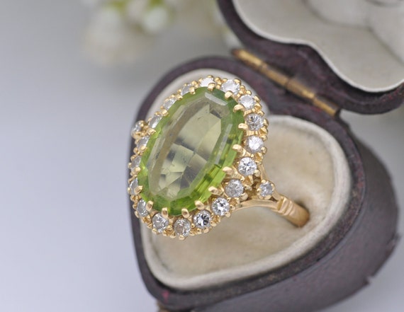 Vintage 18ct Gold Peridot & Diamond Halo Ring - S… - image 2