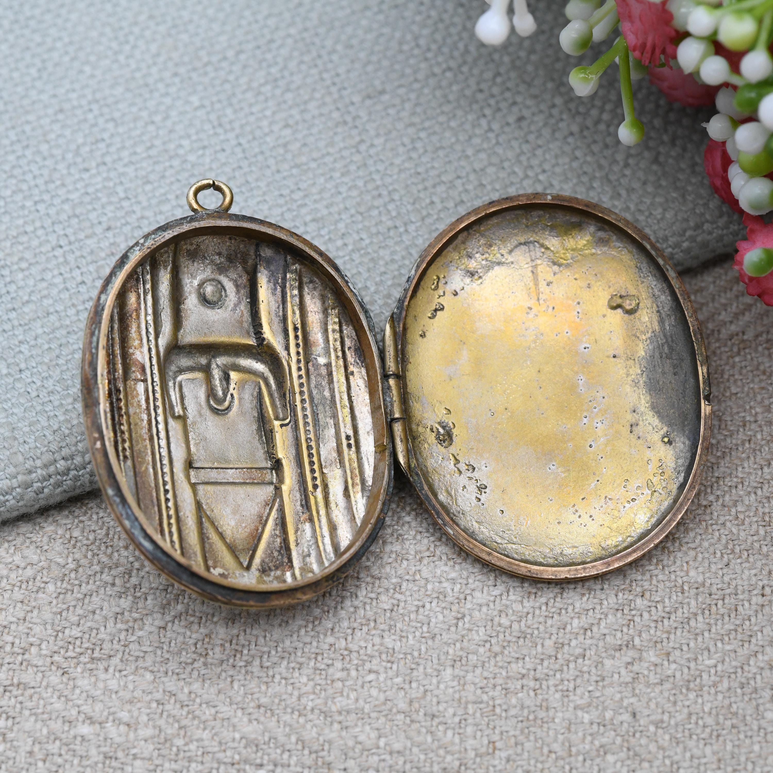 Antique Victorian Locket With Raised Buckle Design - Sentimental Symbol ...
