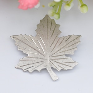 Vintage Bond Boyd Ahornblatt Brosche aus Sterlingsilber - Strukturiertes Blattdesign