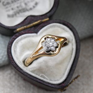 Antique 18ct Gold Diamond Daisy Ring c. 1910s Edwardian - 20th Century Pretty Floral Cluster Engagement Ring | UK Size - P 1/2 | US Size - 8