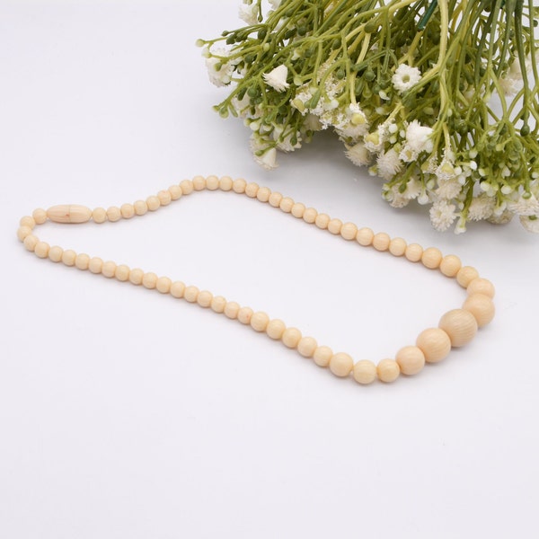 Collier vintage en perles ivoiriennes - Bijoux fantaisie en faux plastique ivoire ancien
