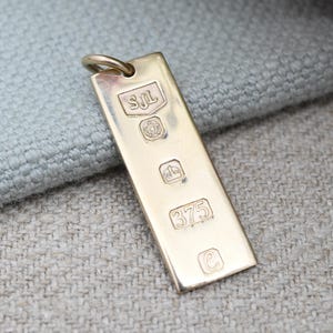 Vintage 9ct Gold Ingot Pendant 1977 SJL Sheffield Hallmark - Solid Gold Unisex Jewellery Charm for Necklace Stack | Yellow Gold Gift for Him