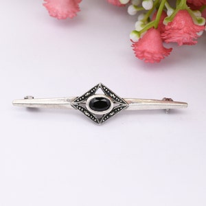 Vintage Sterling Silver Bar Brooch with Faceted Onyx and Marcasite Art Deco Style zdjęcie 2