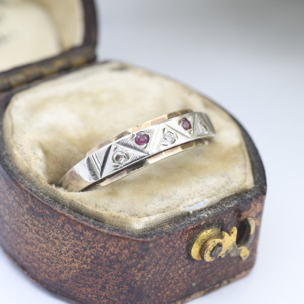 Vintage 9ct Gold & Sterling Silver Ruby CZ Ring - Five Stone Engagement Band Ring | UK Size - N 1/2 | US Size - 7
