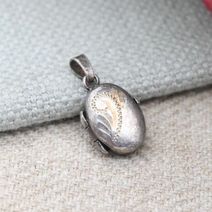 Vintage Sterling Silver Locket Pendant Small Charm - Mini Oval Locket Gift for Necklace Stack Charm Bracelet | Small Photo Picture Locket