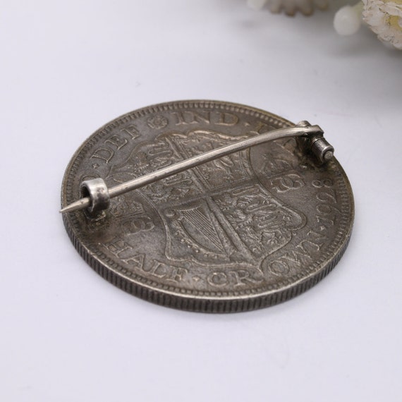 Broche Cumpleaños Moneda Seis Peniques Alfiler De Corbata De Cumpleaños Con Moneda De Seis Peniques - Elección De Fecha 1928-1967, En Caja De Regalo 50 Centimos 1869
