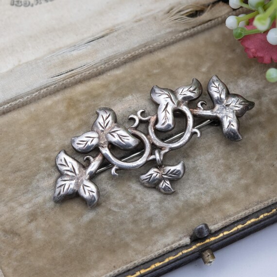 Vintage Sterling Silver Floral Ivy Leaf Brooch - Leaf Drop Pin | Pretty Gift for Her